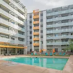 Cozy 2Bd - Central Dt - Gym, Pool, Parking - Sleep 8