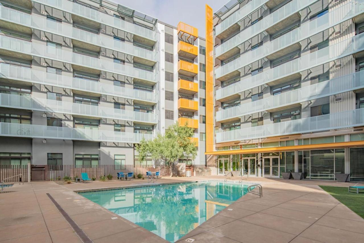 Apartemen Cozy 2bd - Dt - Gym, Pool, Parking - Sleep 8 *